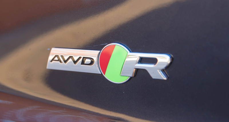 Illustration for article titled The Jaguar F-Type R Is A Terrific Source Of Automotive Therapy
